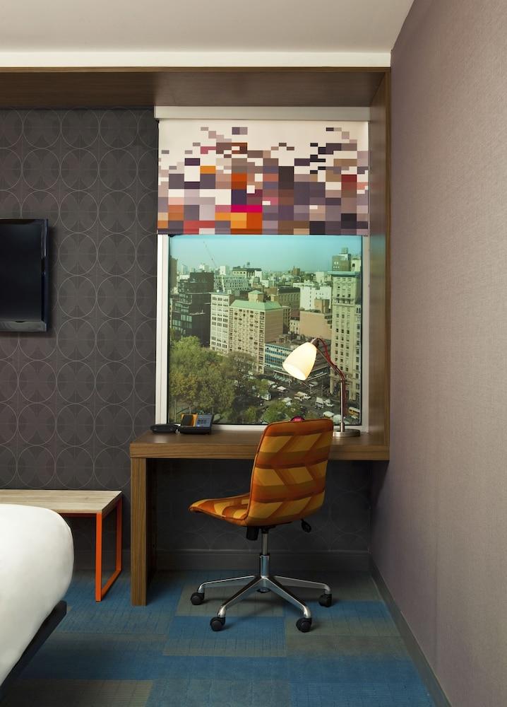 Hotel Aloft Downtown 4*