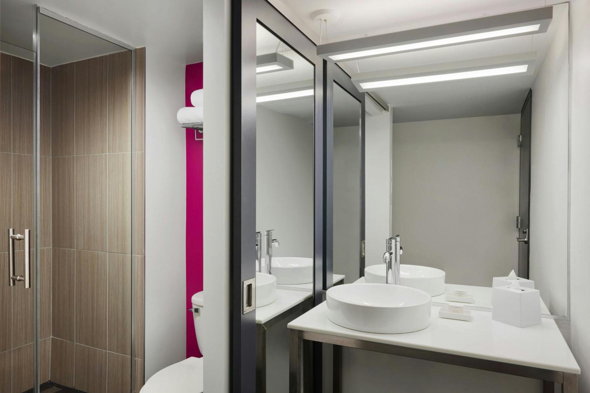 Aloft Downtown Hotel 4*
