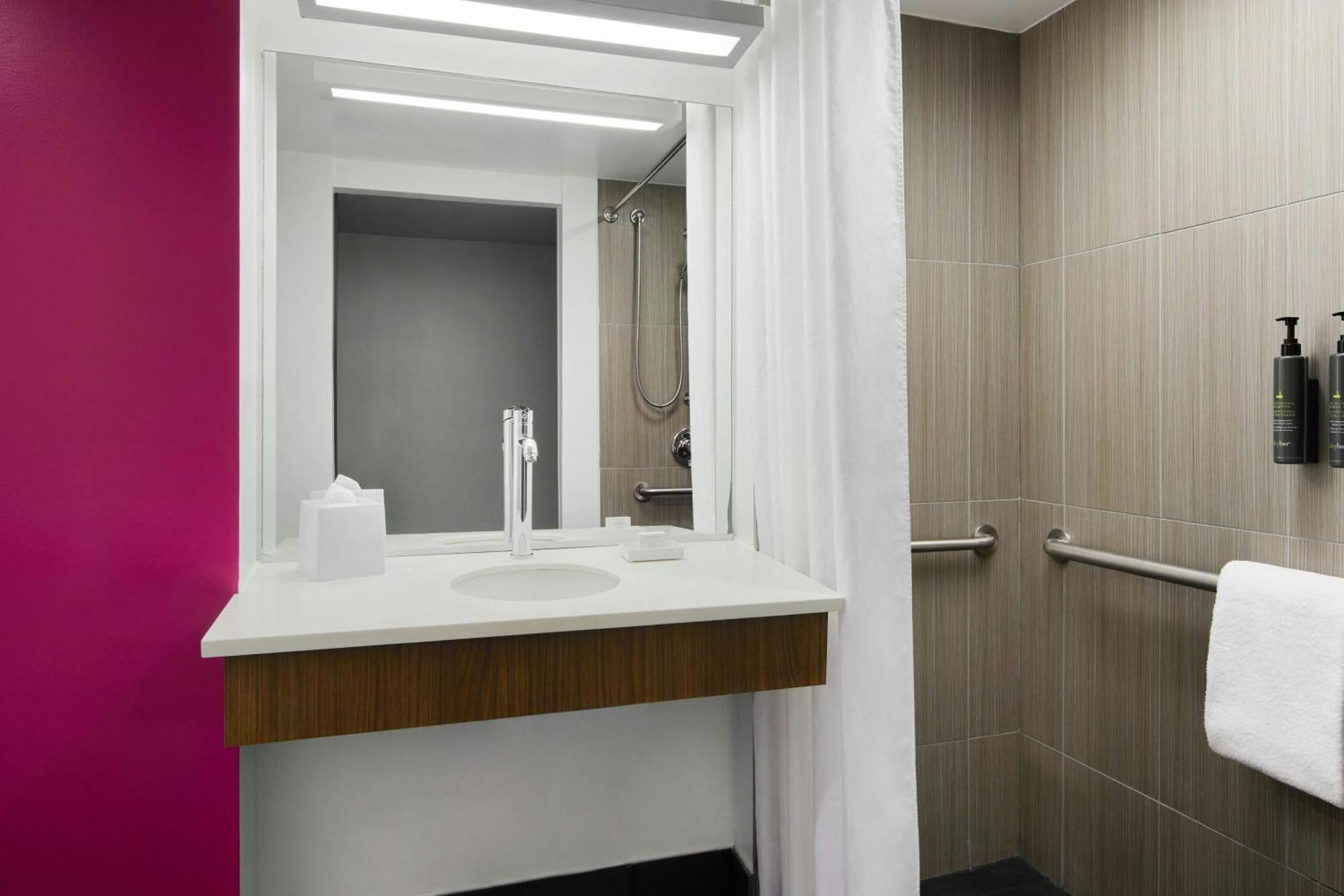 Hotel Aloft Downtown 4*